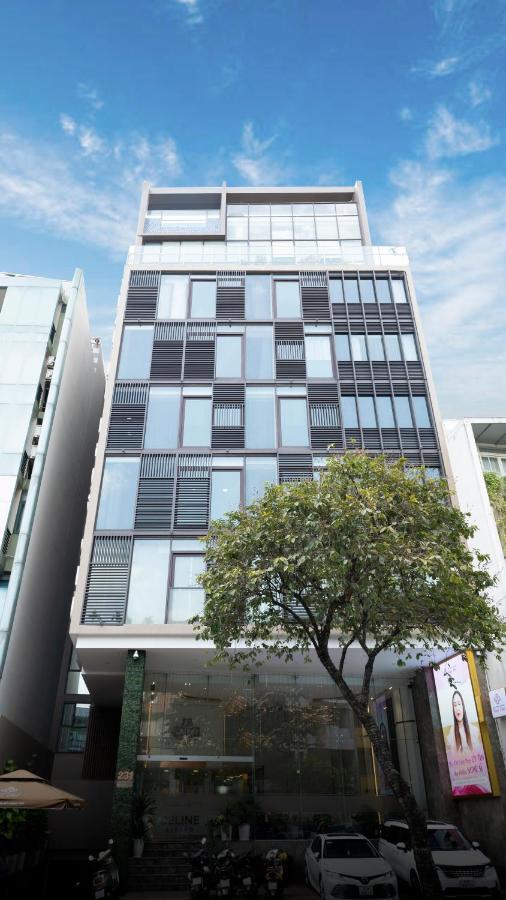 Celine Living - Khách sạn hẻo lánh *