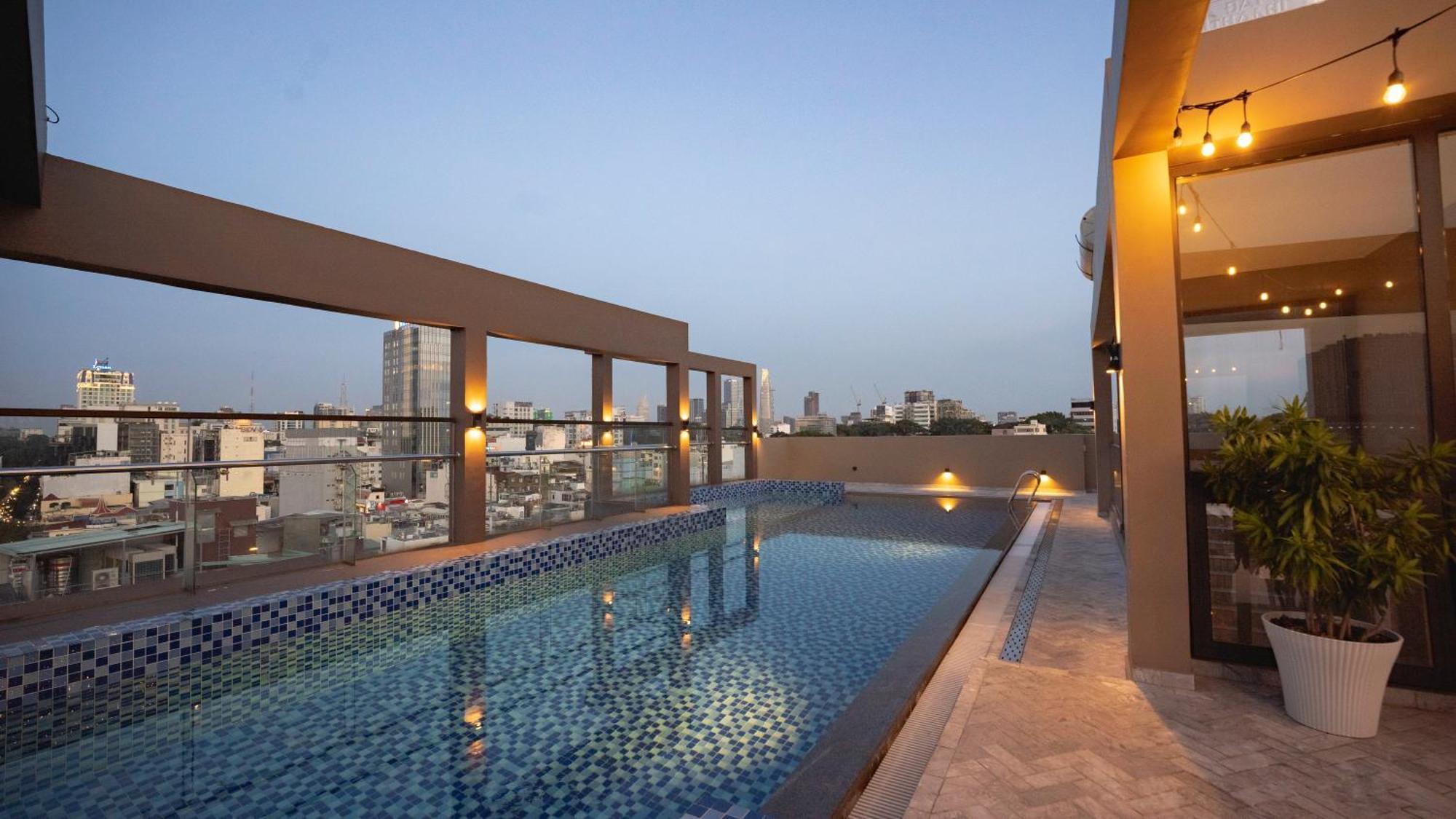 Celine Living - Khách sạn hẻo lánh