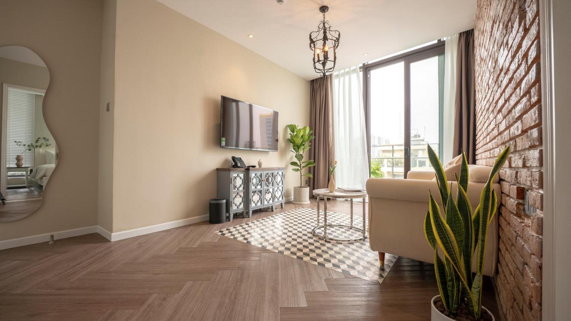 Khách sạn hẻo lánh Celine Living -